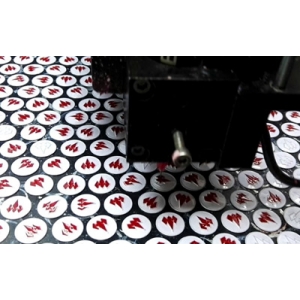 五金小商標點漆樣品