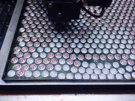 五金商標方向不規則擺放點