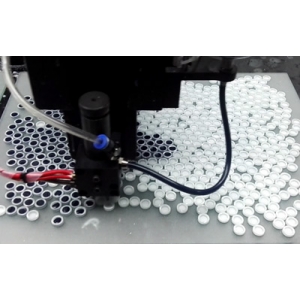 紐扣點膠產品每小時3萬2