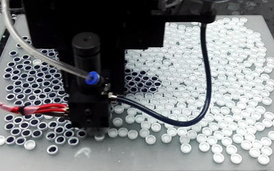 紐扣點膠產品每小時3萬2