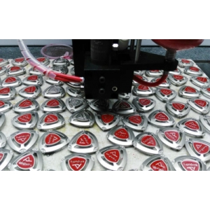 全自動商標滴膠機滴膠樣品