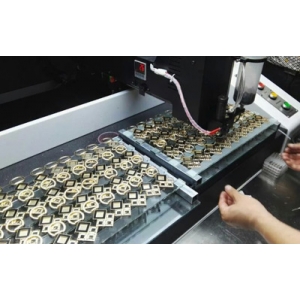 商標標牌點AB膠