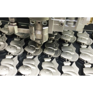 鋅合金飾品鑰匙扣點膠